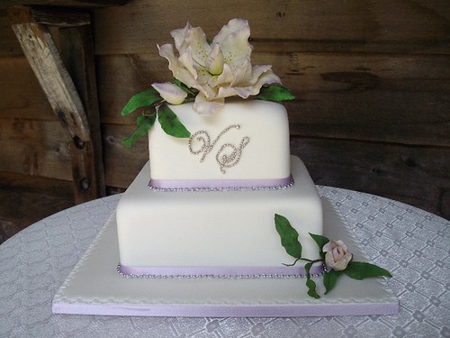 tiv traditional wedding royal blue and white wedding cakes