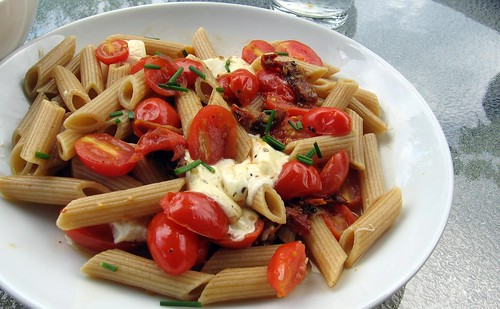 Whole Wheat Pasta with Two Tomatoes