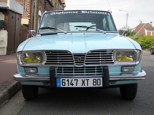 Renault R16 bleue