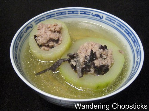 Canh Bi Nhoi Thit (Vietnamese Stuffed Winter Melon Soup) 3