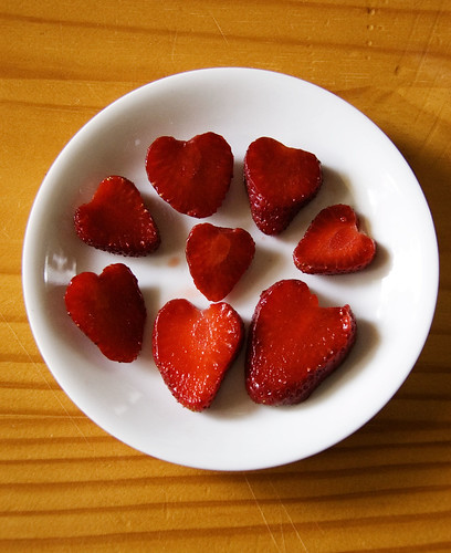 rhubarb strawberry vanilla bean jam - heart berries