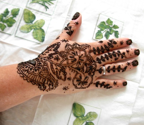 henna tattoo hand design