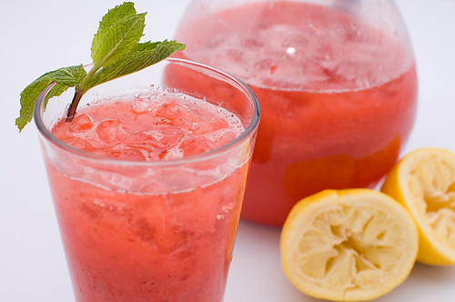 Sparkling Strawberry Lemonade by rkazda.