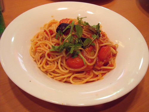 spaghetti with tomato sauce and aubergines
