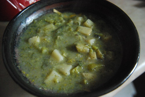 Potato broccoli soup with mint and avocado