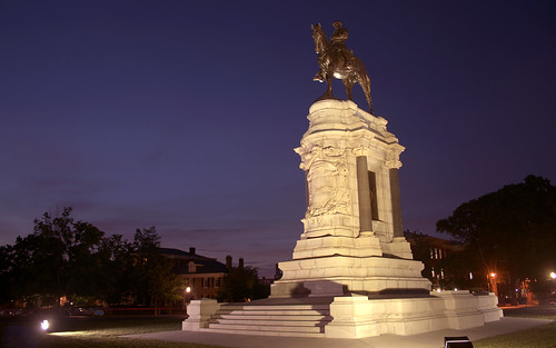 robert e lee statue richmond. General Robert E. Lee statue