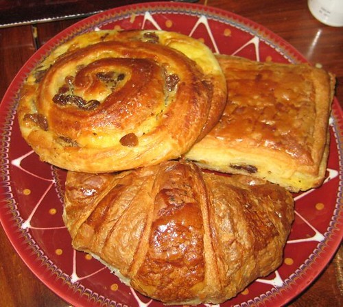Bakeries In Paris. Breakfast from the bakery: