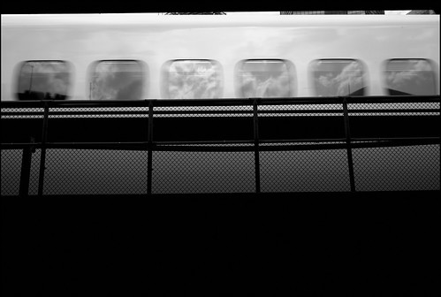 新幹線の窓の雲