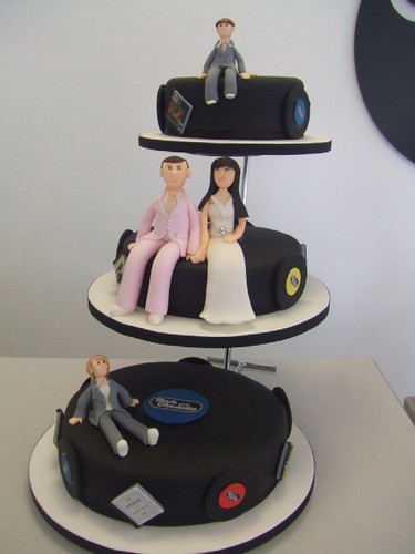 music wedding cake by wwwcakechestercouk 