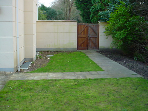 Large Contempoary Garden  Image 4