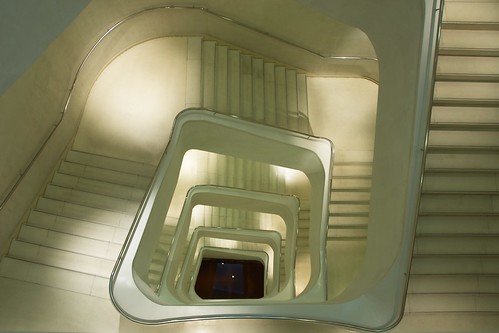 フリー画像|人工風景|建造物/建築物|インテリア|階段|螺旋階段|フリー素材|