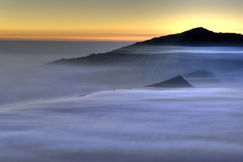  フリー画像| 自然風景| 山の風景| 霧/靄| 朝日/朝焼け| インドネシア/風景|      フリー素材| 