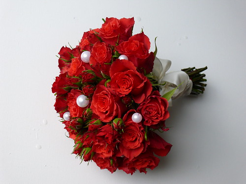 Red Spray Roses and Coral Red Roses by GoIzzy.