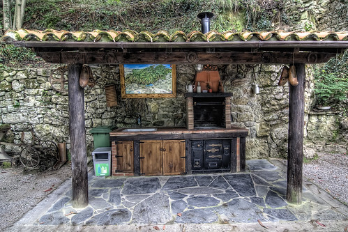 Cabaña de Piedra La Silla de la Reina -Treceño - Cantabria - Barbacoa