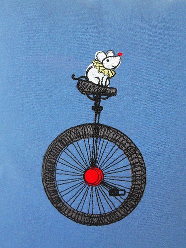 Circus Mouse on Linen