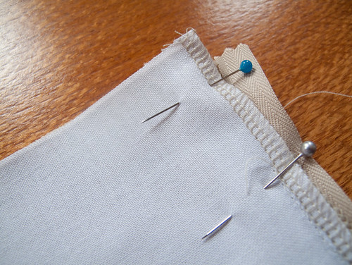 making cushions - closing off the ends of the zip