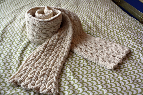 Reversible cable scarf: done!