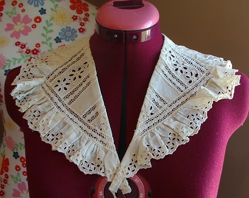 eyelet and french lace collar vintage