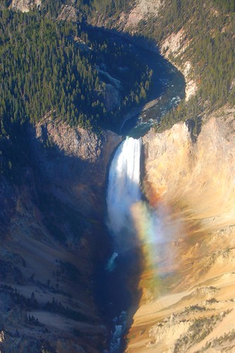 Yellowstone_waterfall2