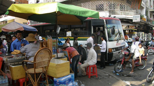 01.在Orussey Market的Capitor Tour巴士站