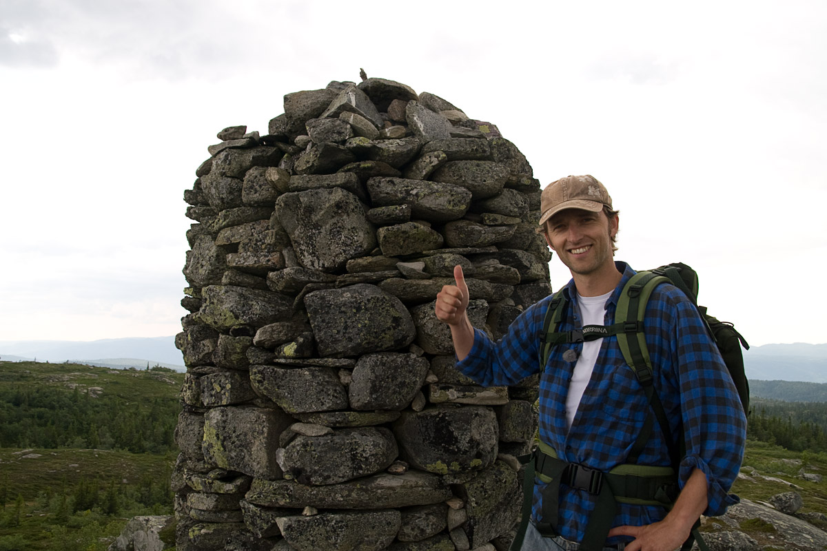 Lars på toppen av Vardefjell i Trillemarka