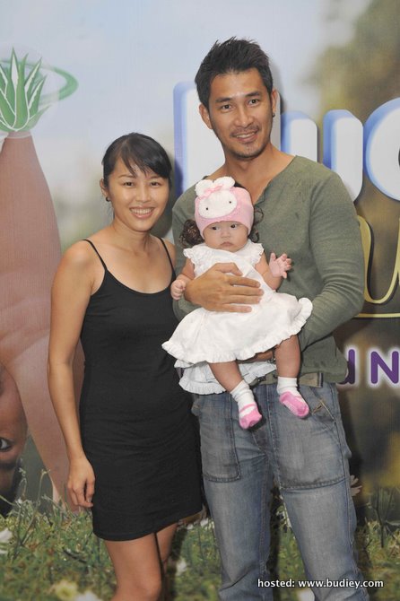 Steve Yap with Ellina Yap & daughter_Yap Xin