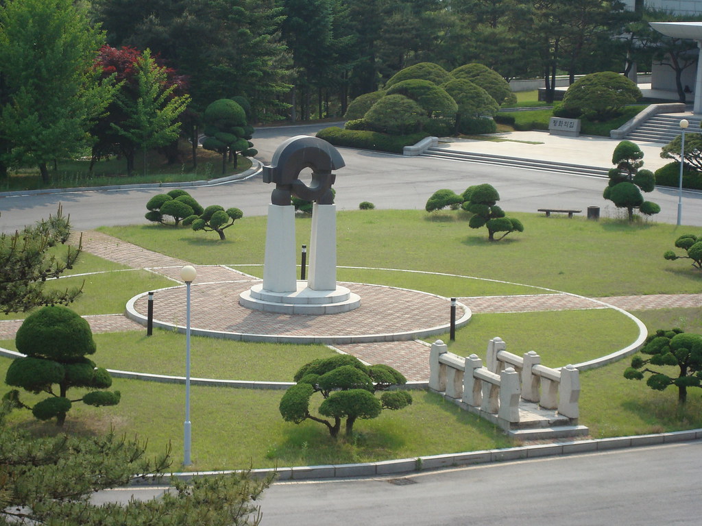 這小公園死了幾名北韓軍官