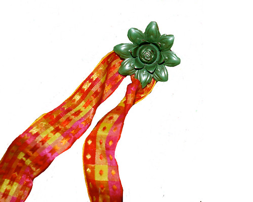 orange-ribbon-check-with-green-pin