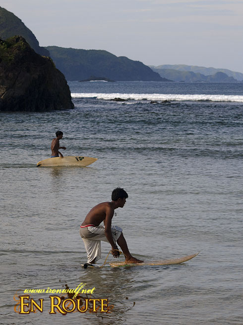 Puraran Beach Securing the Surf