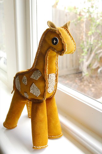 mae's giraffe