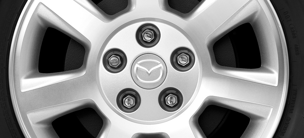 Mazda Trubute 16-inch, 7-spoke alloy wheels