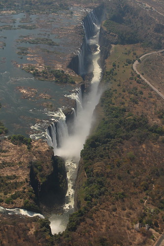 4001534342 547fba3af6 Smoke on the Water   Mosi oa Tunya, the Victoria Falls