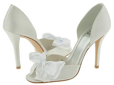 Details toe cap for wedding shoes.