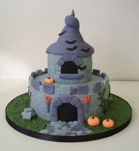 02_Haunted_Fairy_castle_cake_by_Dragonsanddaffodils