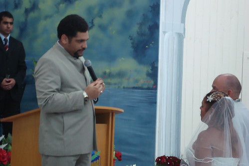 Pastor Alex Marques dá as orientações para o casal de noivos! by Pastor Alex Marques