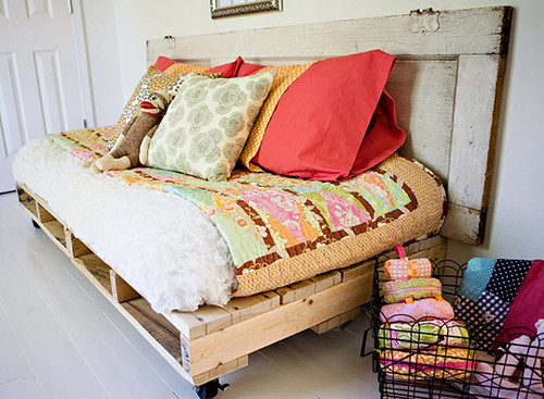 Pallet day bed