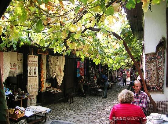Q4-Safran bolu street