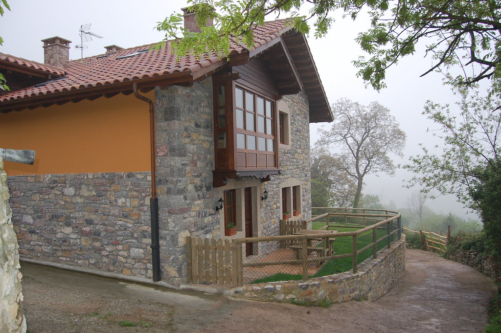 "Casa de Aldea Peñanes 1"