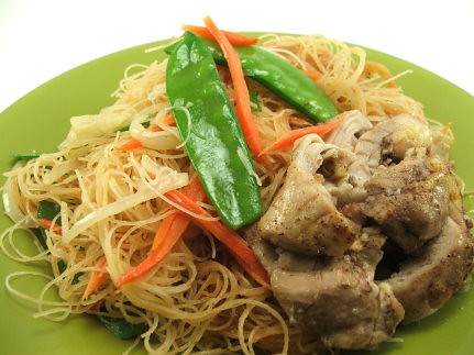 5 Spice Chicken with Peanut Rice Noodles
