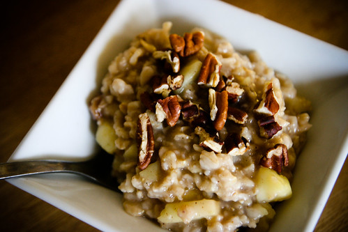 Oatmeal with Apple and Toasted Pecans