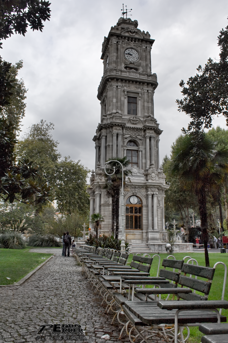 Torre relojes Dolmabahçe - El cazador de bancos - Bench Hunter Part XVIII