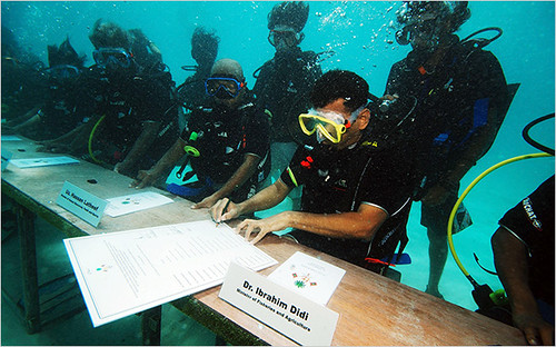 Maldives Government Meets Underwater