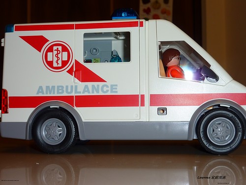 Playmobil 救護車 pic 11