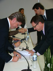 Assinatura do termo de compromisso de gestão da Secretaria de C&T. Crédito: Rodrigo Lóssio