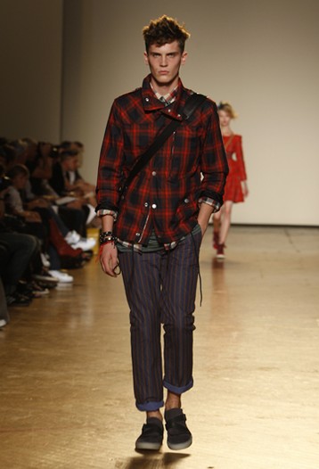 William Eustace3042_SS10_NY_Marc by Marc Jacobs(WWD)