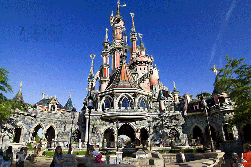 Disneyland Paris - en el patio trasero hay un tesoro