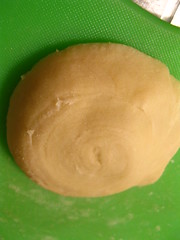 Flatten the spiral-ed dough again 