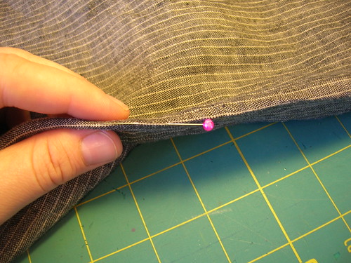 Finding the grain of a yarn-dyed or thread-dyed fabric is delightfully easy.