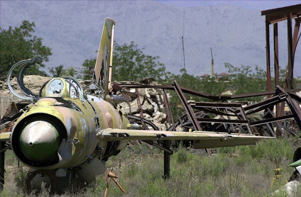 Mig-21 abandonado no Afeganistão
