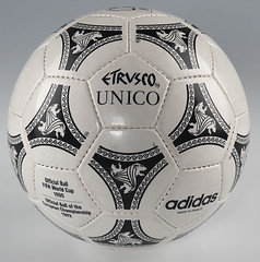 Balón Mundial futbol 1990 Etrusco Unico